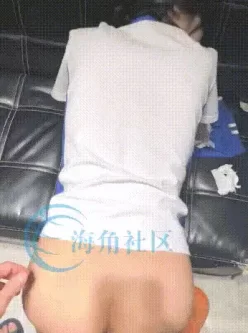 [转载搬运] ✅爆操校服萝莉，演绎父女乱伦，淫语挑逗，刺激高潮 [1+640M][磁力链接]